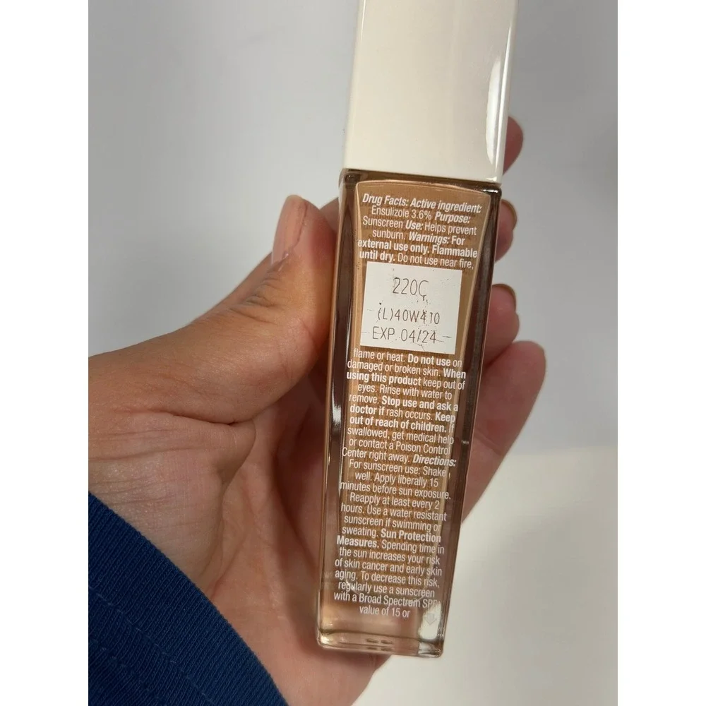Lancome Teint Idole Ultra Wear Care & Glow Foundation 220C Glowy SPF27 see pictu